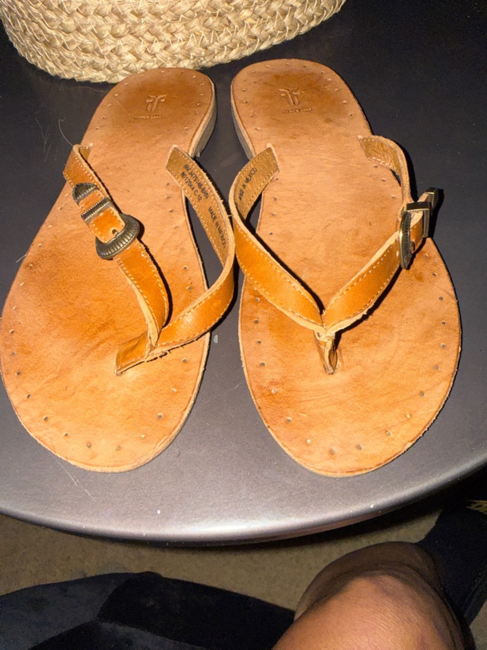 Frye Leather Buckle Thong Sandals in Tan Size 6 Made in Mexico - Picture 3 of 11